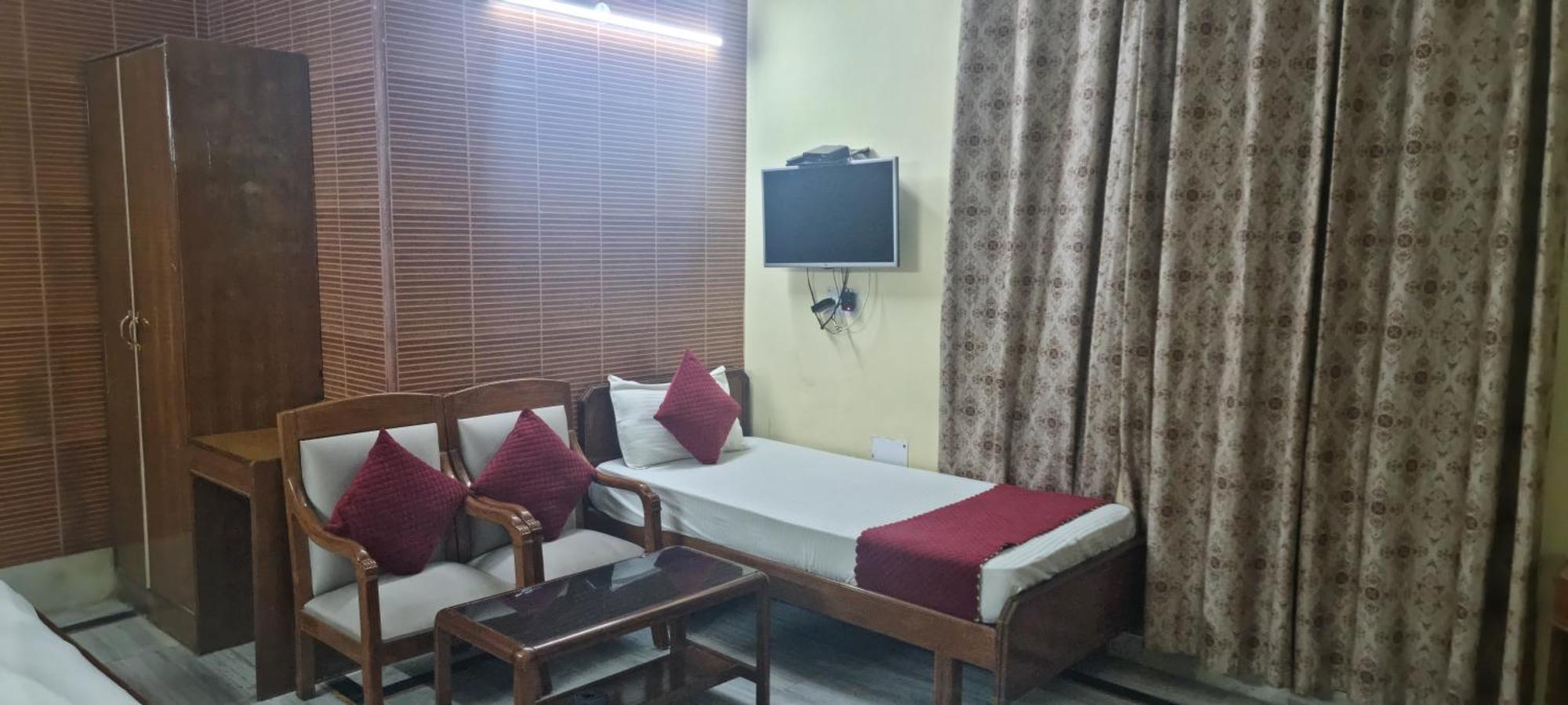 Hotel Har Ki Pauri By Around Stays Haridwār المظهر الخارجي الصورة