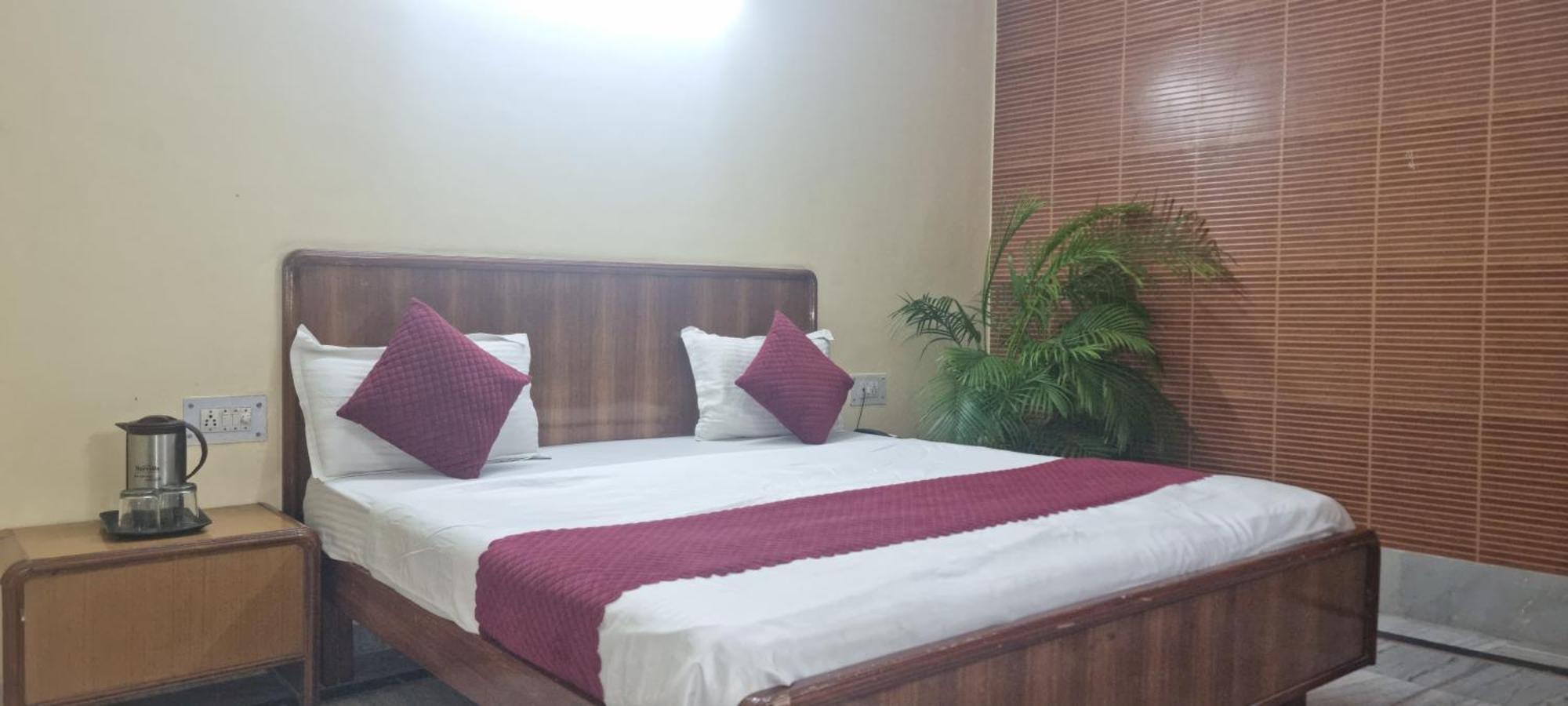 Hotel Har Ki Pauri By Around Stays Haridwār المظهر الخارجي الصورة