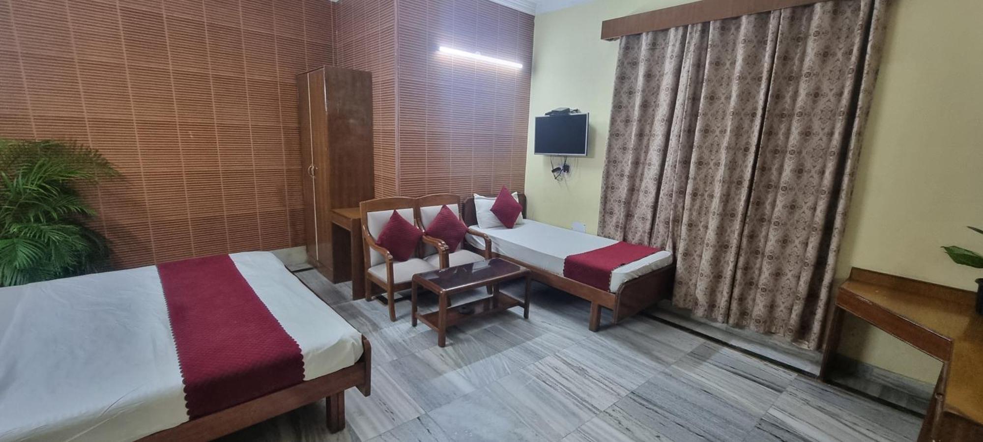 Hotel Har Ki Pauri By Around Stays Haridwār المظهر الخارجي الصورة