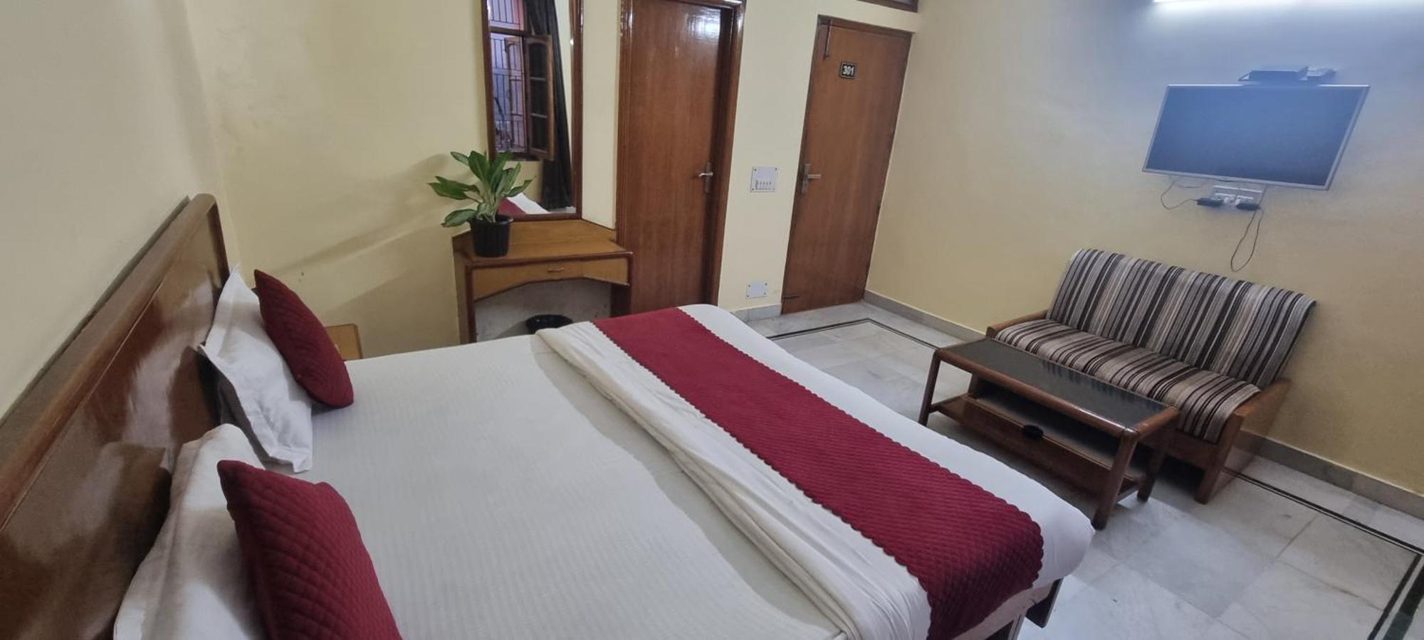 Hotel Har Ki Pauri By Around Stays Haridwār المظهر الخارجي الصورة