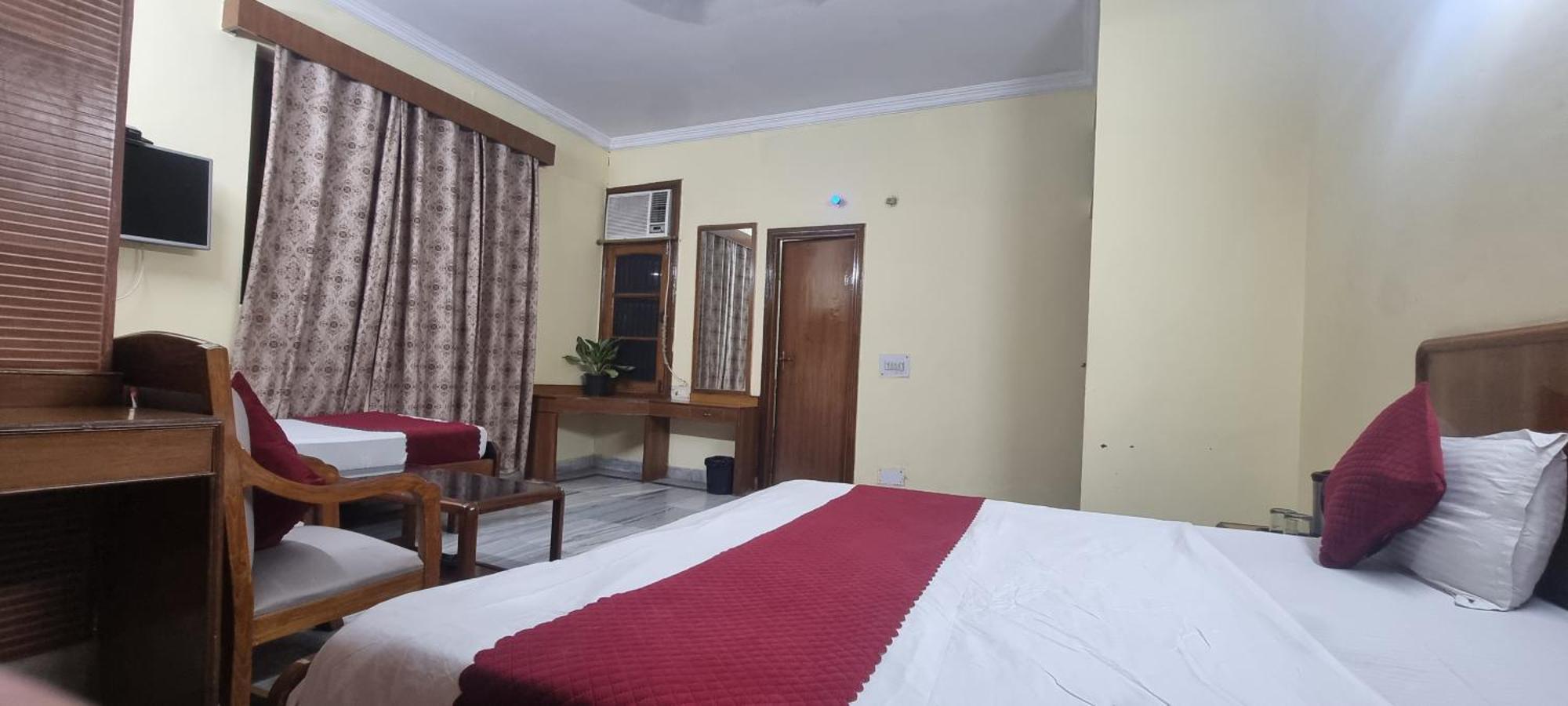 Hotel Har Ki Pauri By Around Stays Haridwār المظهر الخارجي الصورة