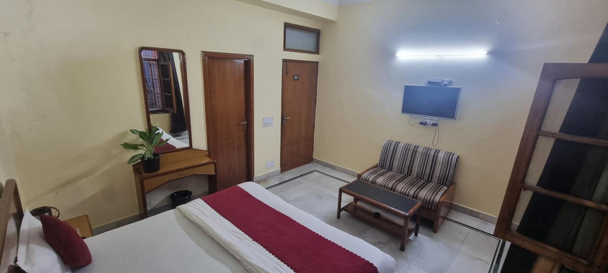 Hotel Har Ki Pauri By Around Stays Haridwār المظهر الخارجي الصورة