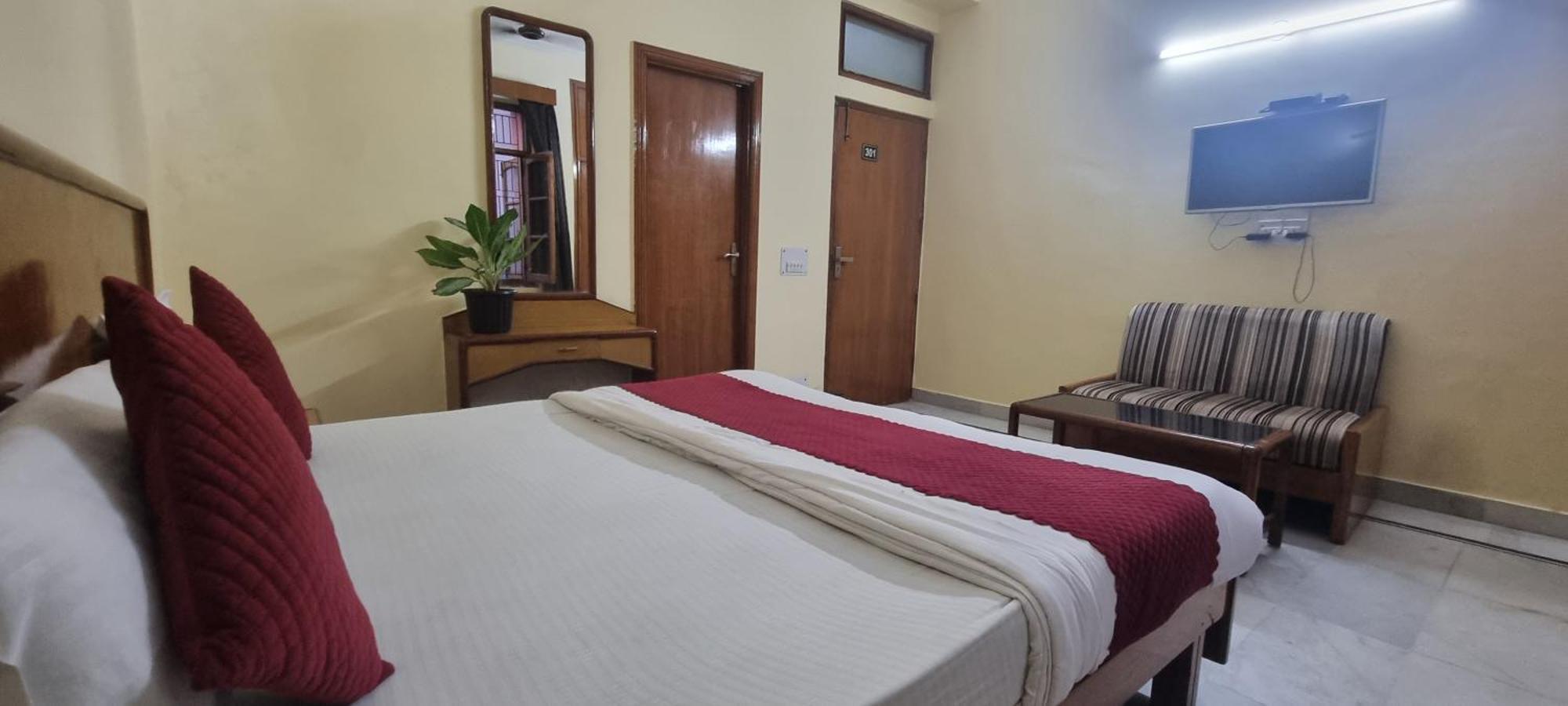 Hotel Har Ki Pauri By Around Stays Haridwār المظهر الخارجي الصورة